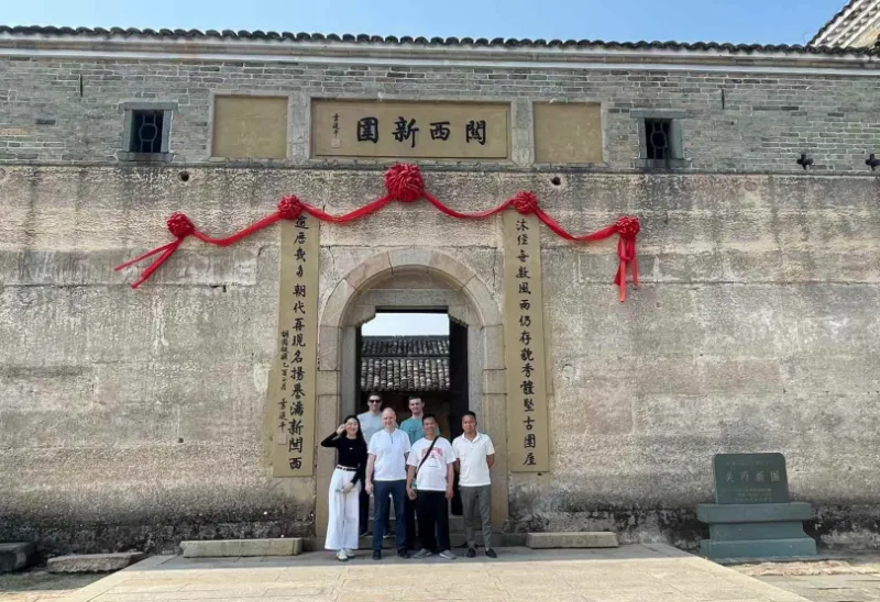 ఫోర్జింగ్ బిజినెస్, ఫోర్జింగ్ ఫ్రెండ్‌షిప్: యాన్మింగ్ మెటల్ ఎచింగ్ ఫ్యాక్టరీ విదేశీ క్లయింట్‌లతో సహకారాన్ని మరింతగా పెంచుతుంది